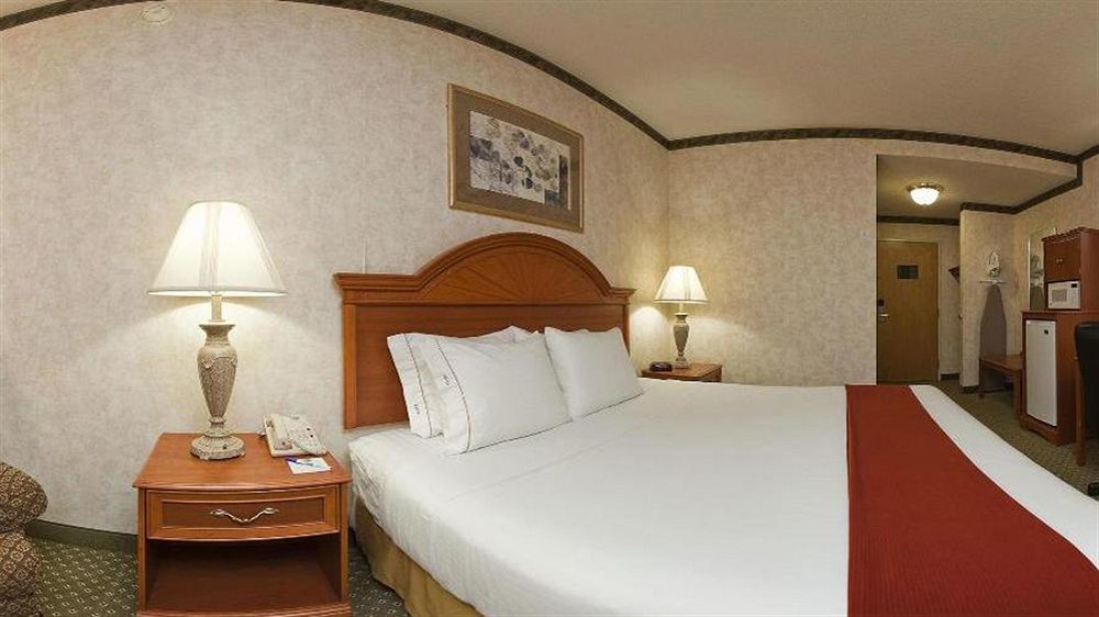Holiday Inn Express Hotel & Suites Grove City, An Ihg Hotel Экстерьер фото